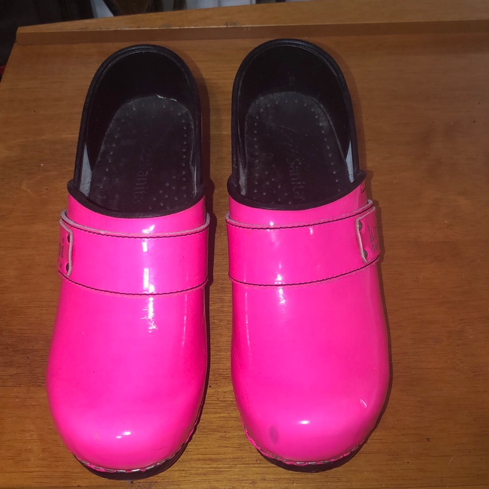 Koi Sanita clogs